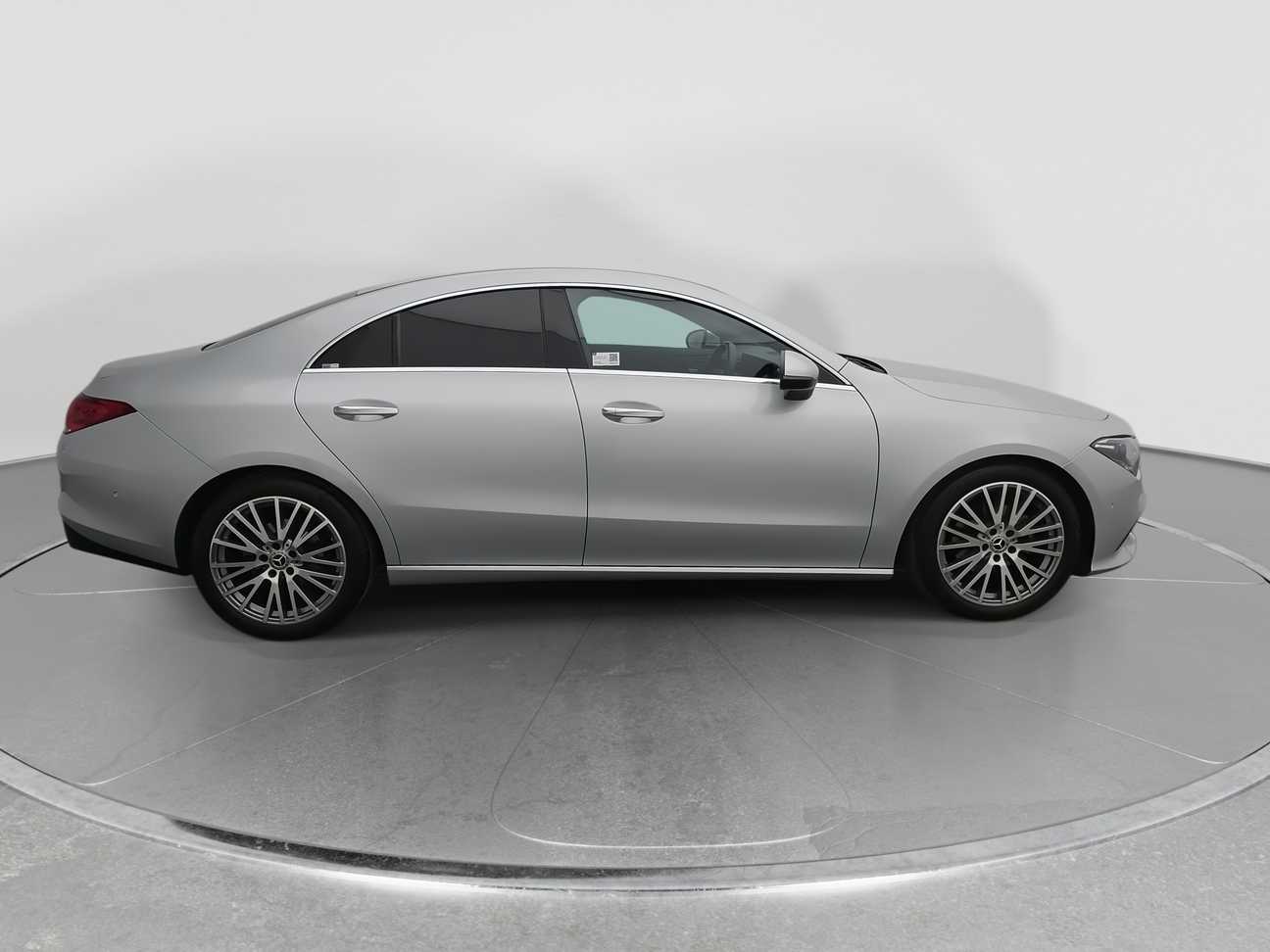 terpakai 2021 Mercedes-Benz CLA180 Base 1.3