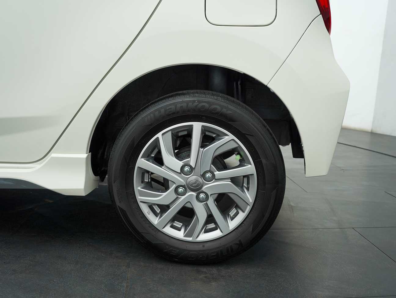 terpakai 2021 Perodua AXIA Advance 1.0