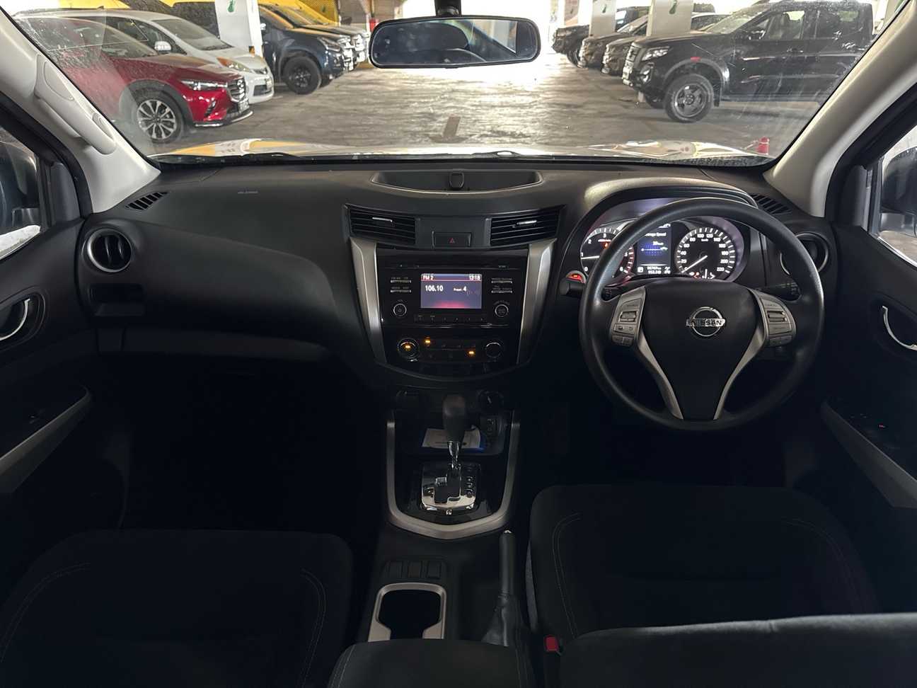 terpakai 2017 Nissan Navara NP300 V Dual Cab 2.5