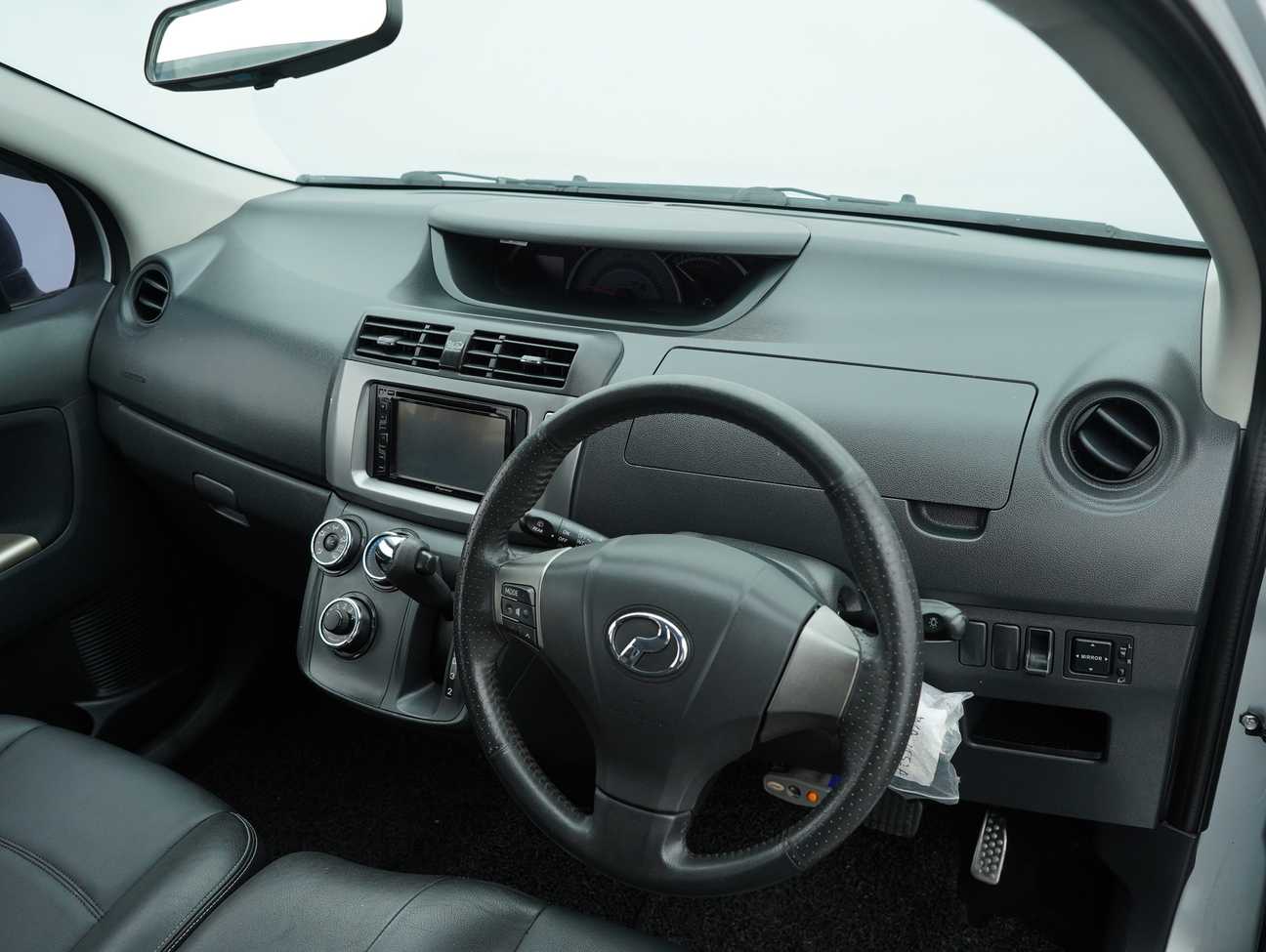 terpakai 2014 Perodua Alza Advance 1.5