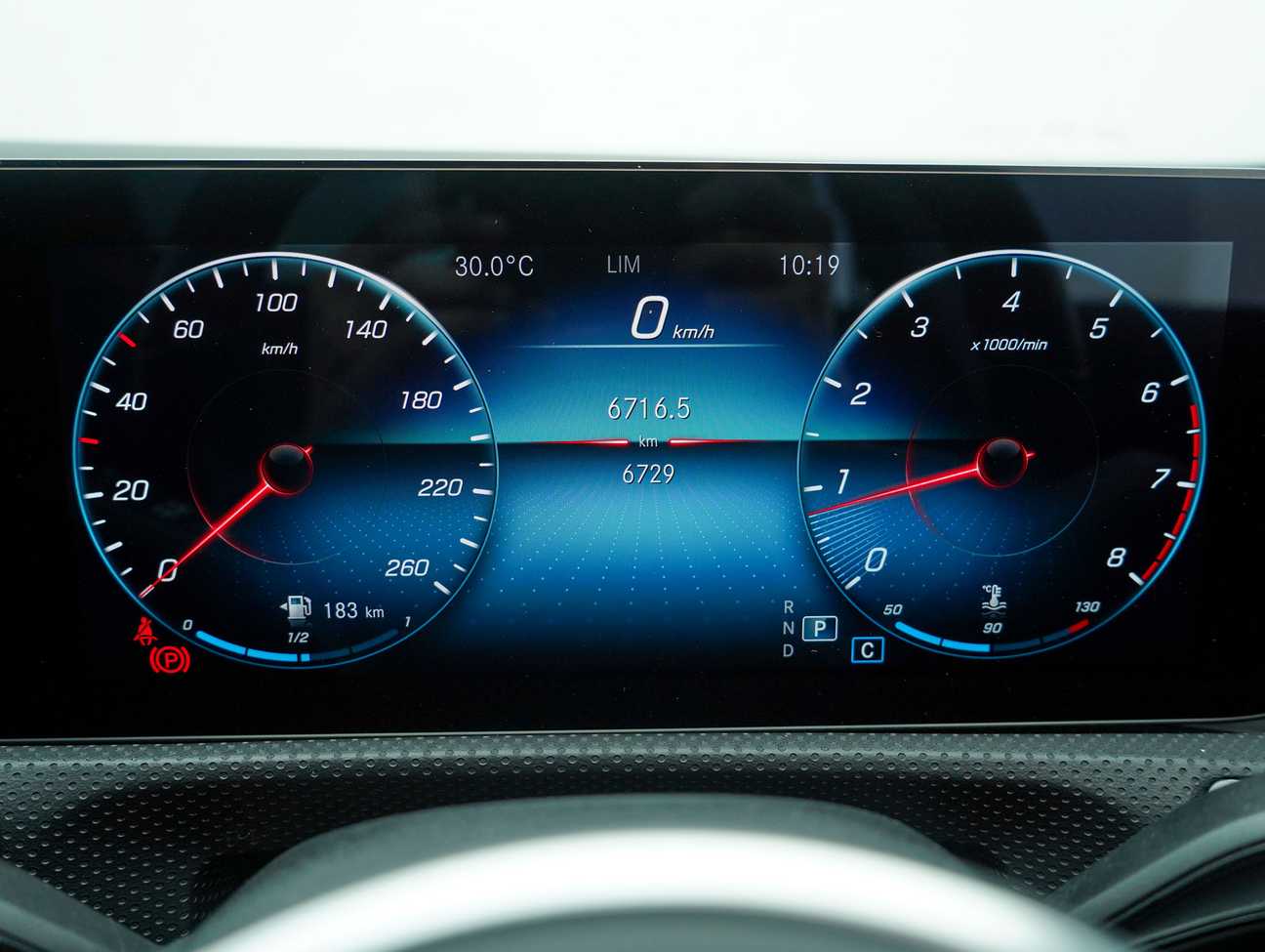 terpakai 2022 Mercedes-Benz A200 Progressive Line 1.3