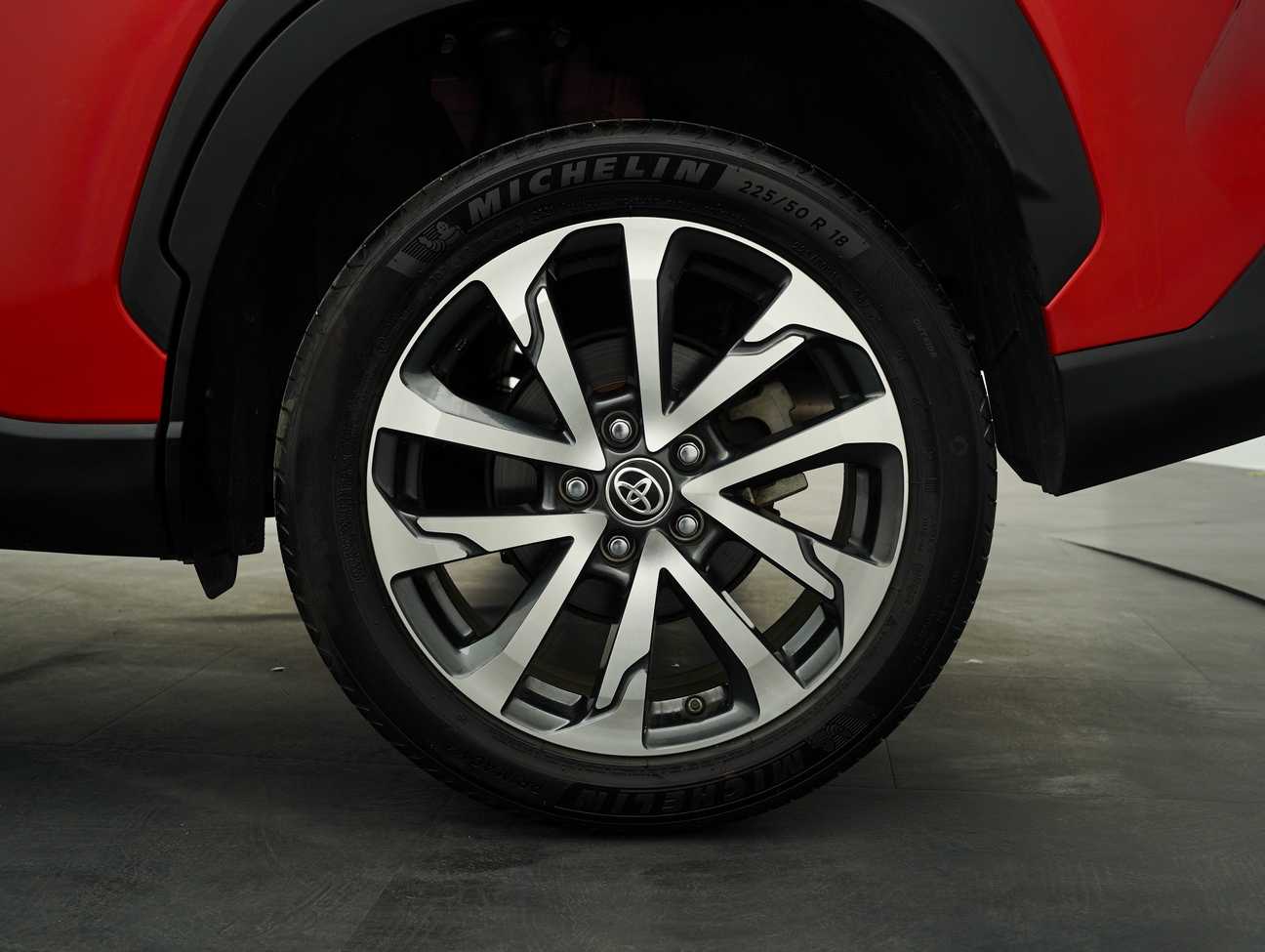 used 2021 Toyota Corolla Cross V 1.8