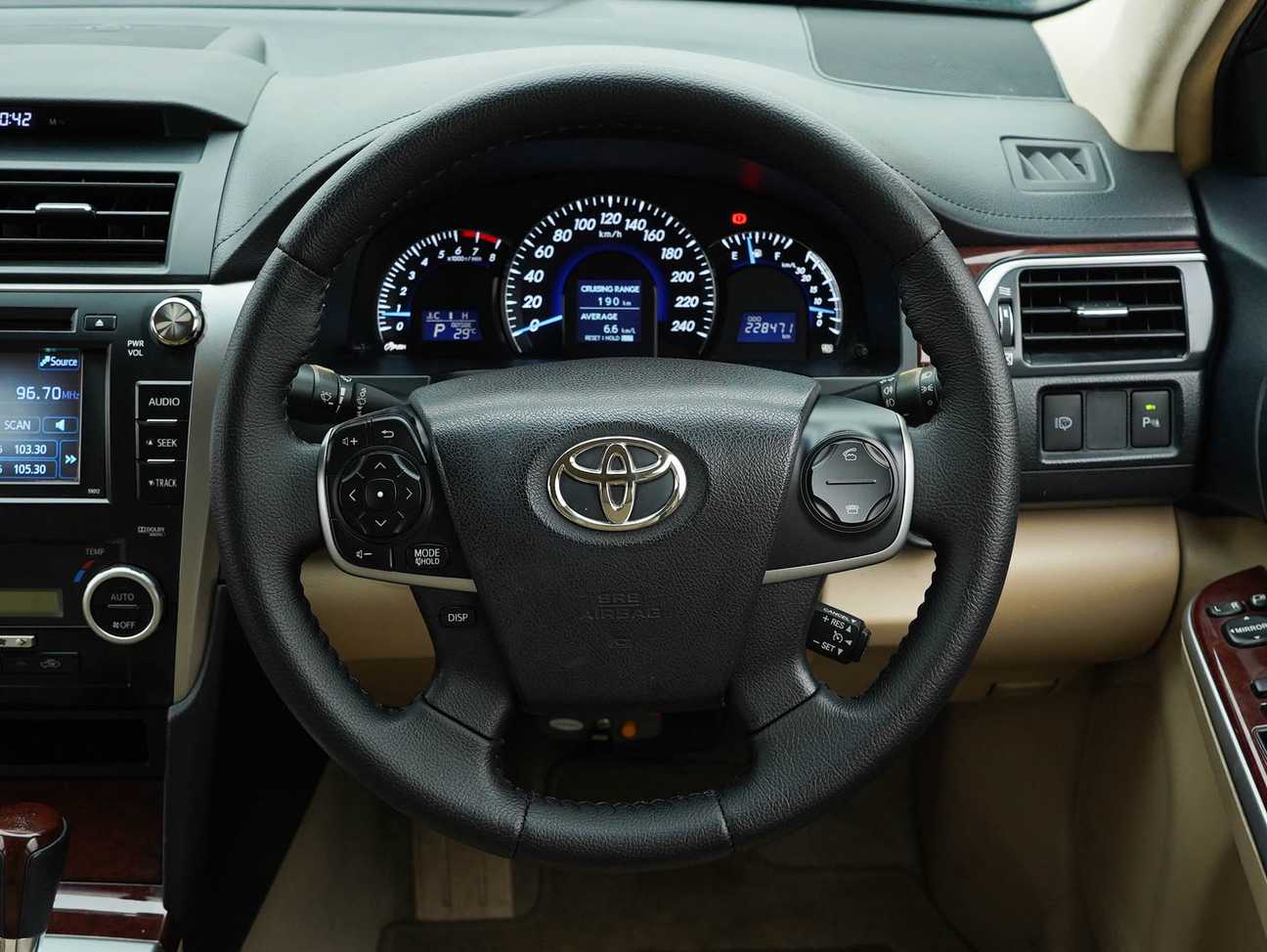 used 2012 Toyota Camry V 2.5