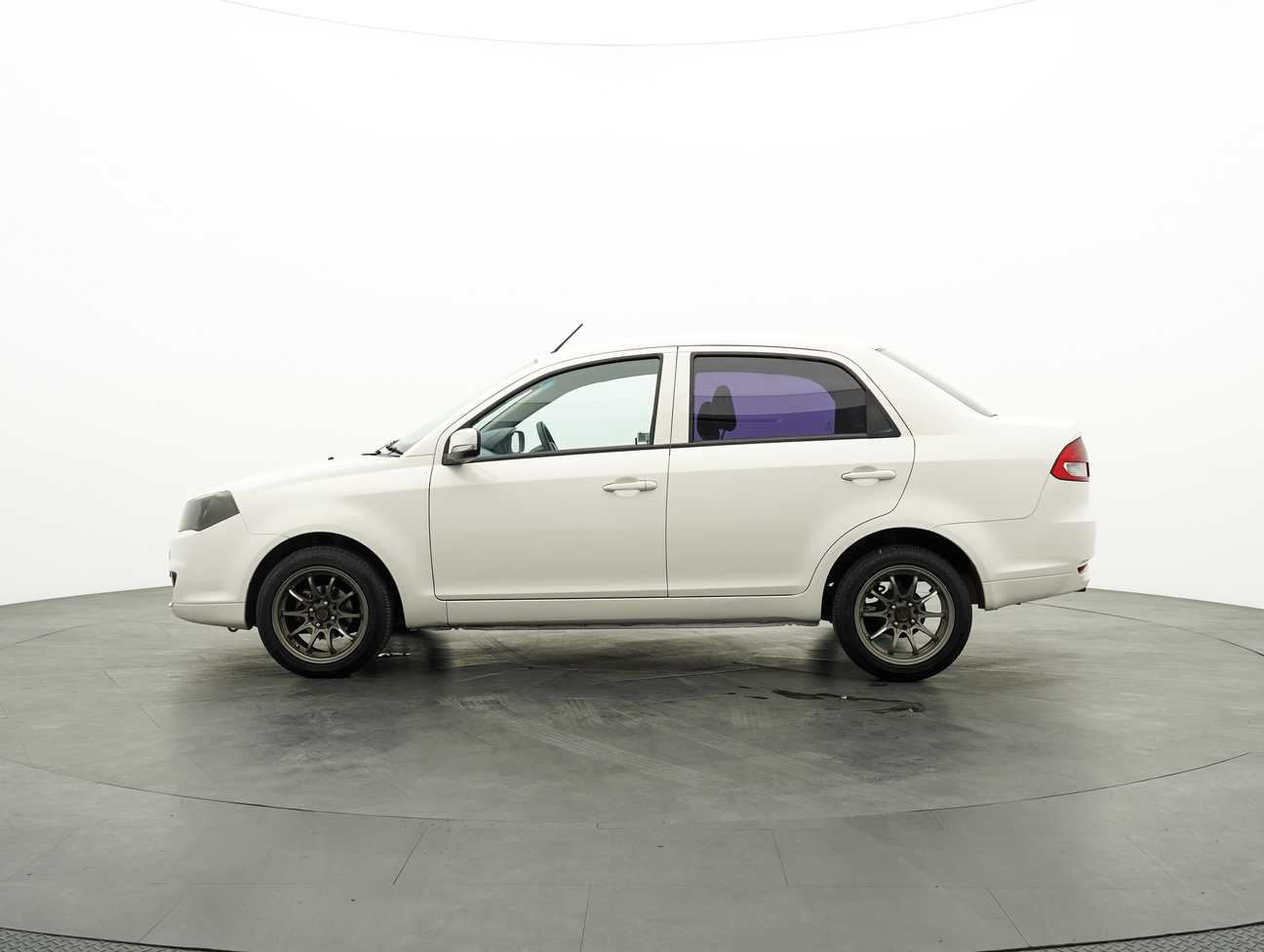 used 2014 Proton Saga FLX Standard 1.3