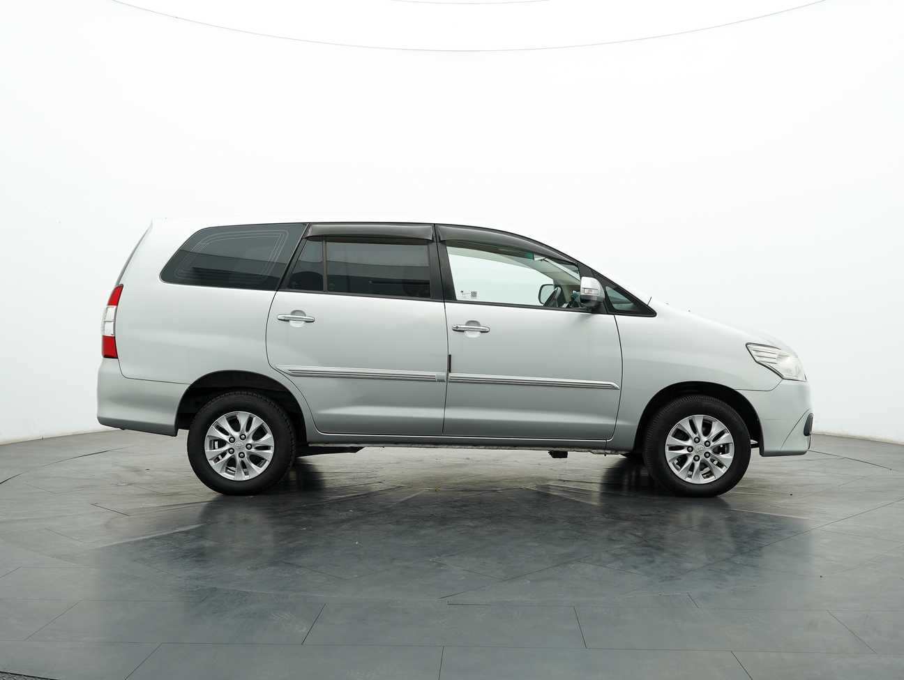 used 2014 Toyota Innova G 2.0