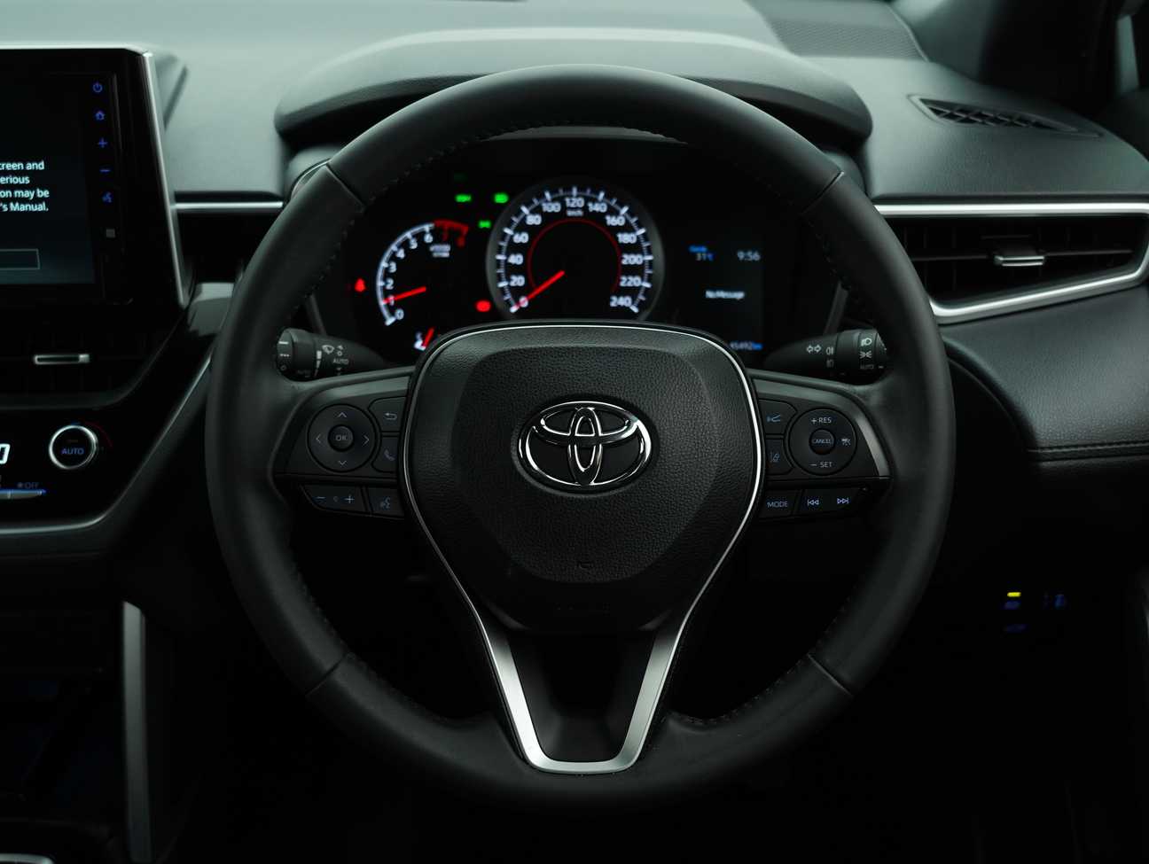 used 2022 Toyota Corolla Cross V 1.8