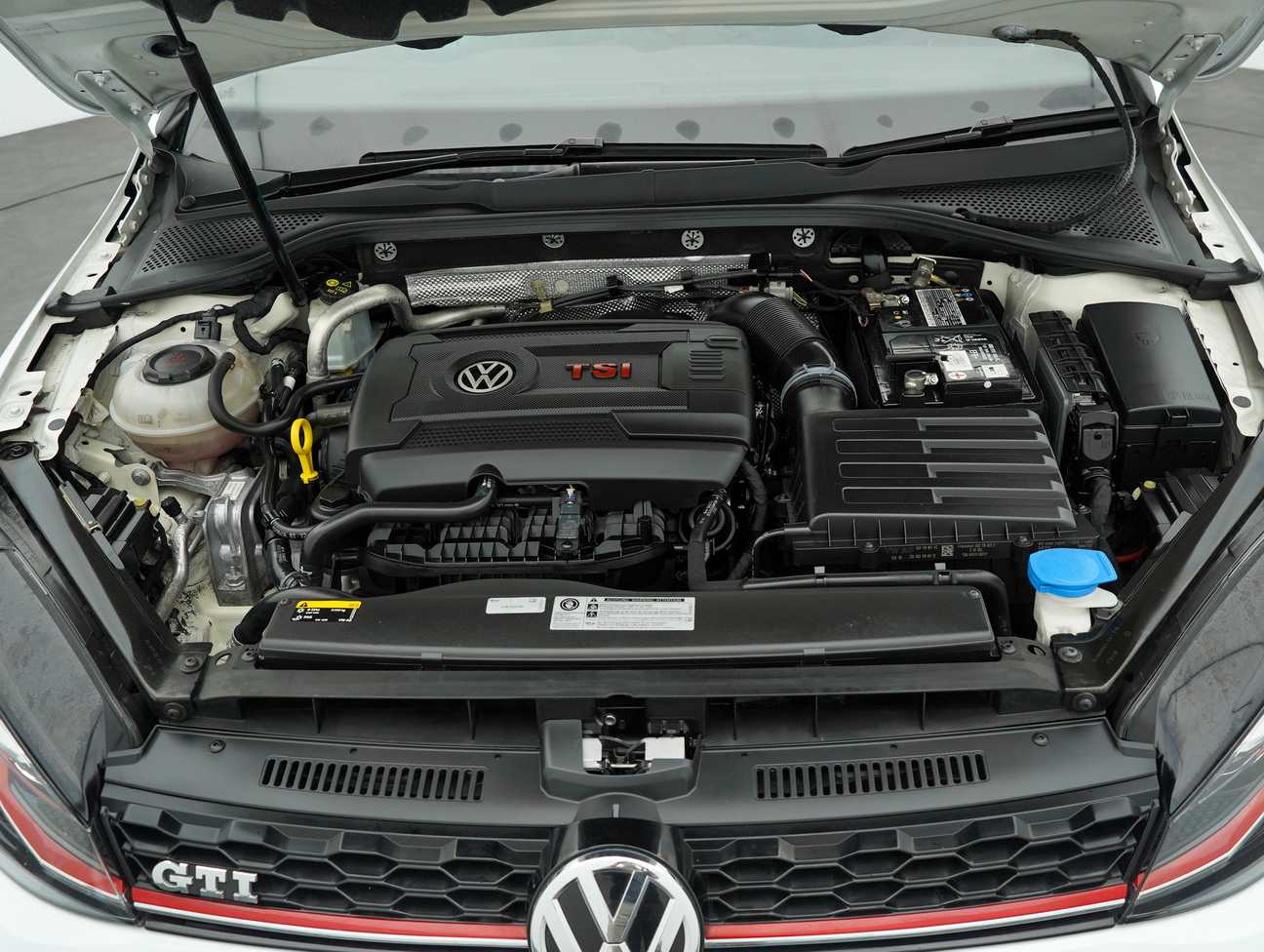 terpakai 2019 Volkswagen GOLF GTI 2.0