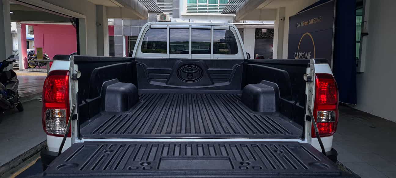 used 2019 Toyota HILUX SINGLE CAB 4X4 2.4