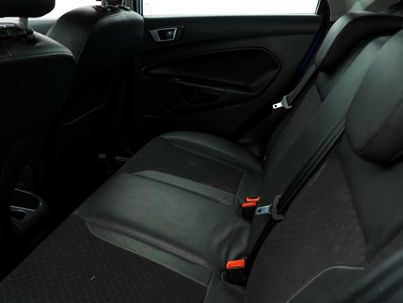 terpakai 2014 Ford FIESTA SPORT 1.0