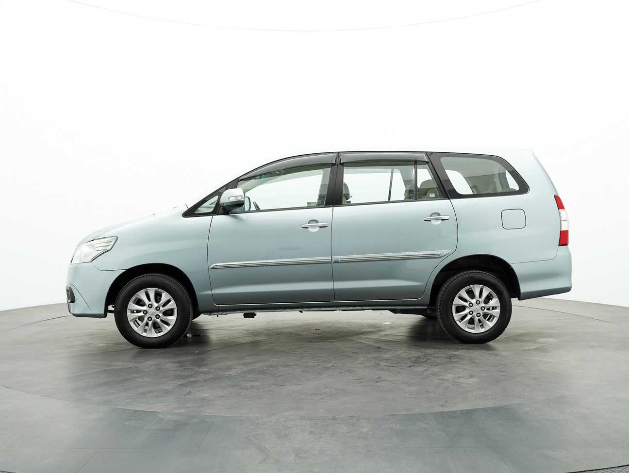 used 2014 Toyota INNOVA G 2.0