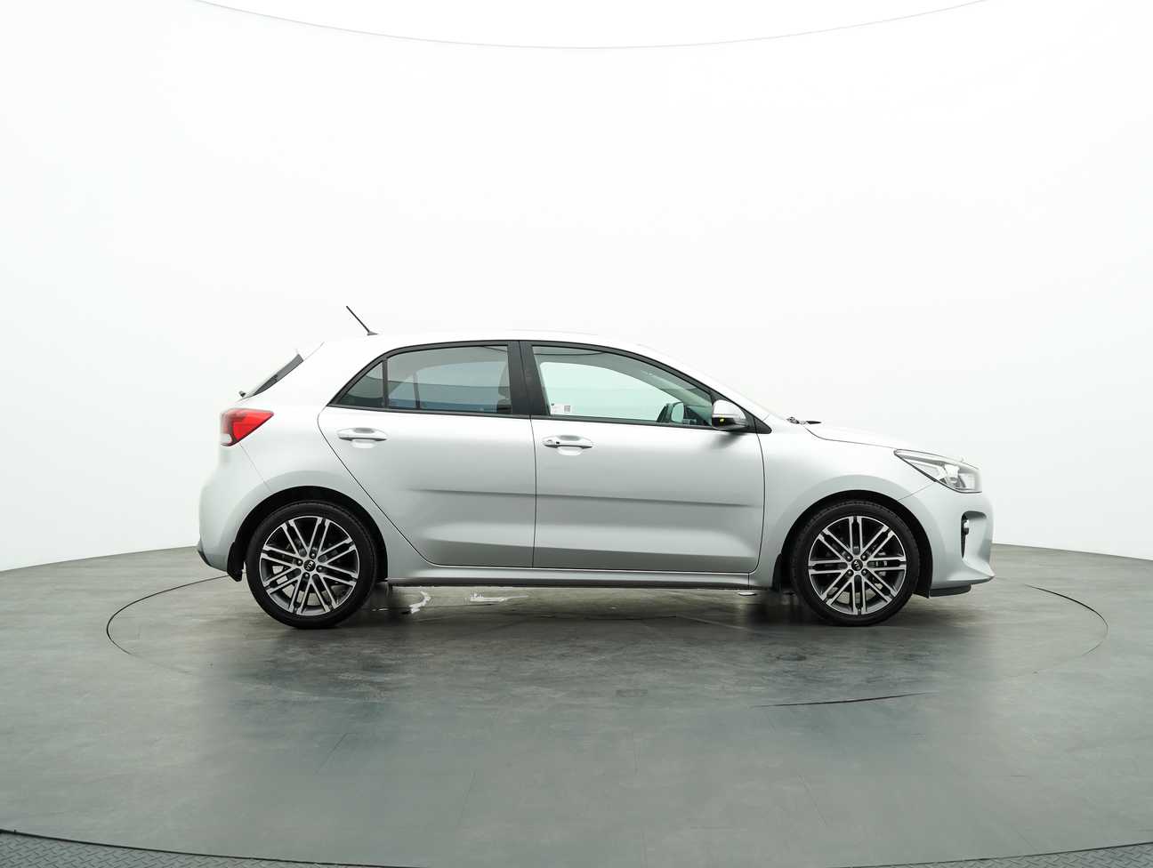 terpakai 2017 Kia Rio  1.4