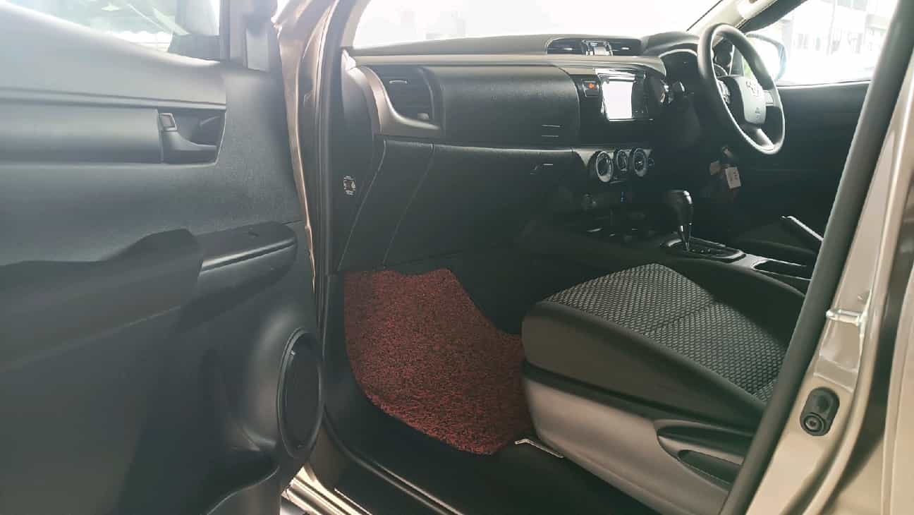 terpakai 2023 Toyota Hilux E Dual Cab 2.4