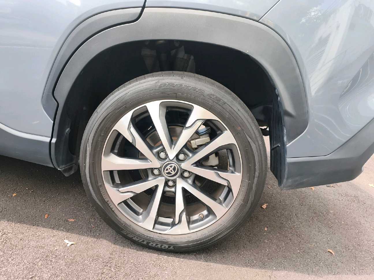 terpakai 2022 Toyota Corolla Cross Hybrid 1.8