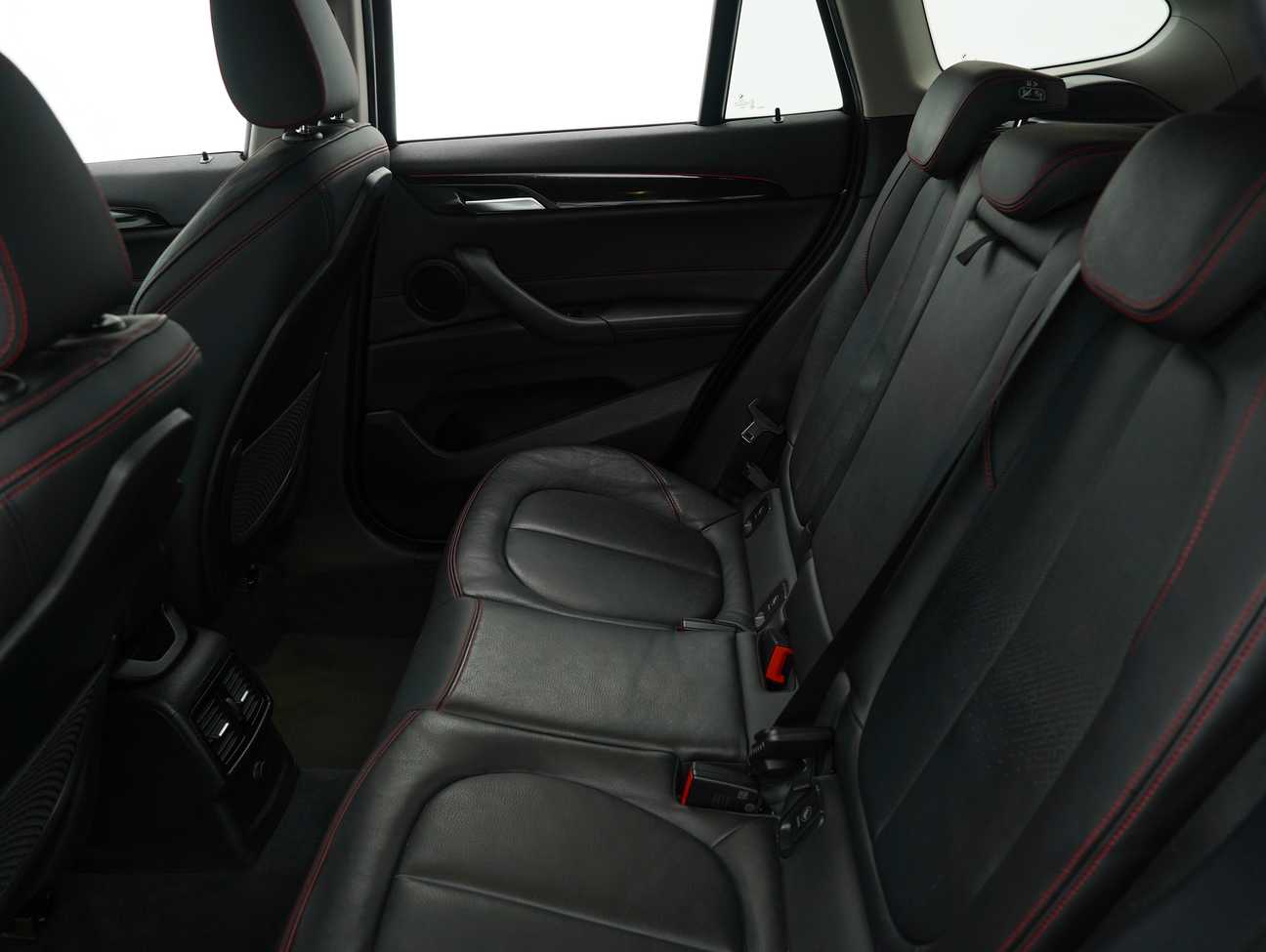 terpakai 2017 BMW X1 sDrive20i Sport Line 2.0