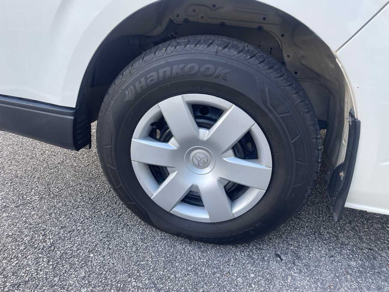 terpakai 2016 Toyota Hiace Window Van 2.5