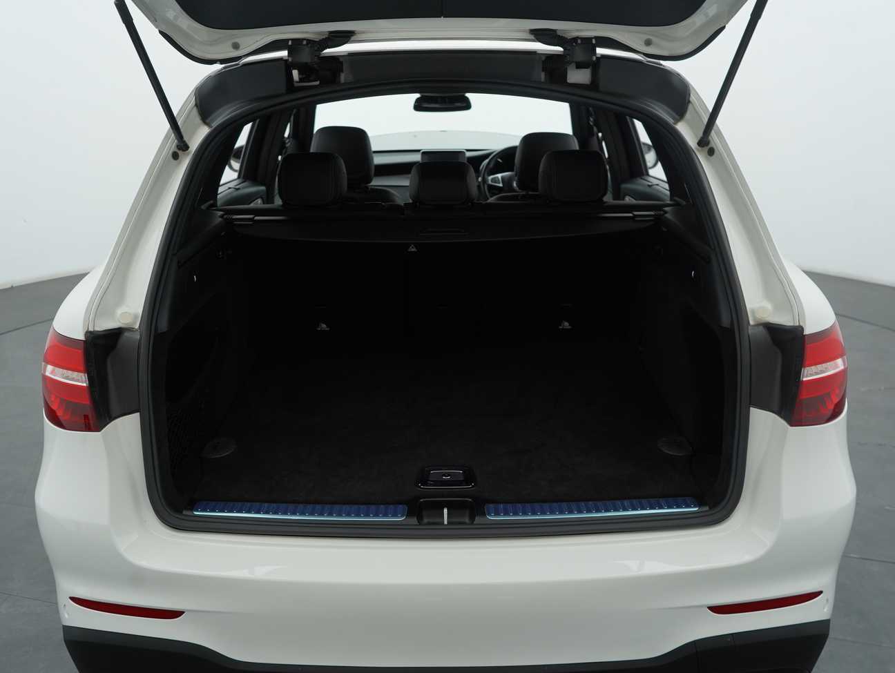 terpakai 2018 Mercedes-Benz GLC250 4MATIC AMG Line 2.0