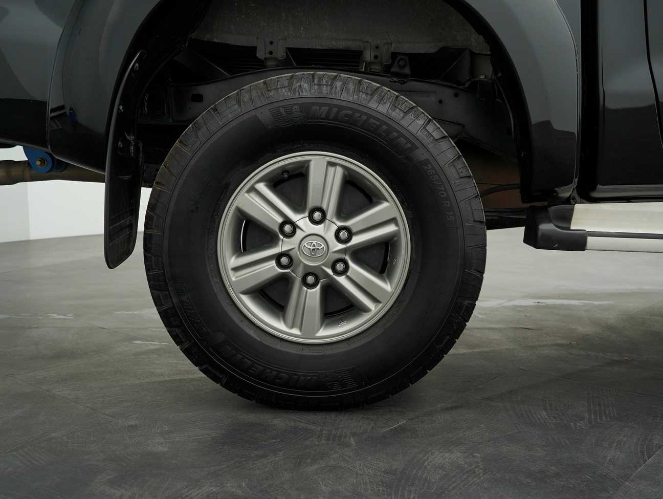 used 2015 Toyota HILUX DOUBLE CAB 2.5