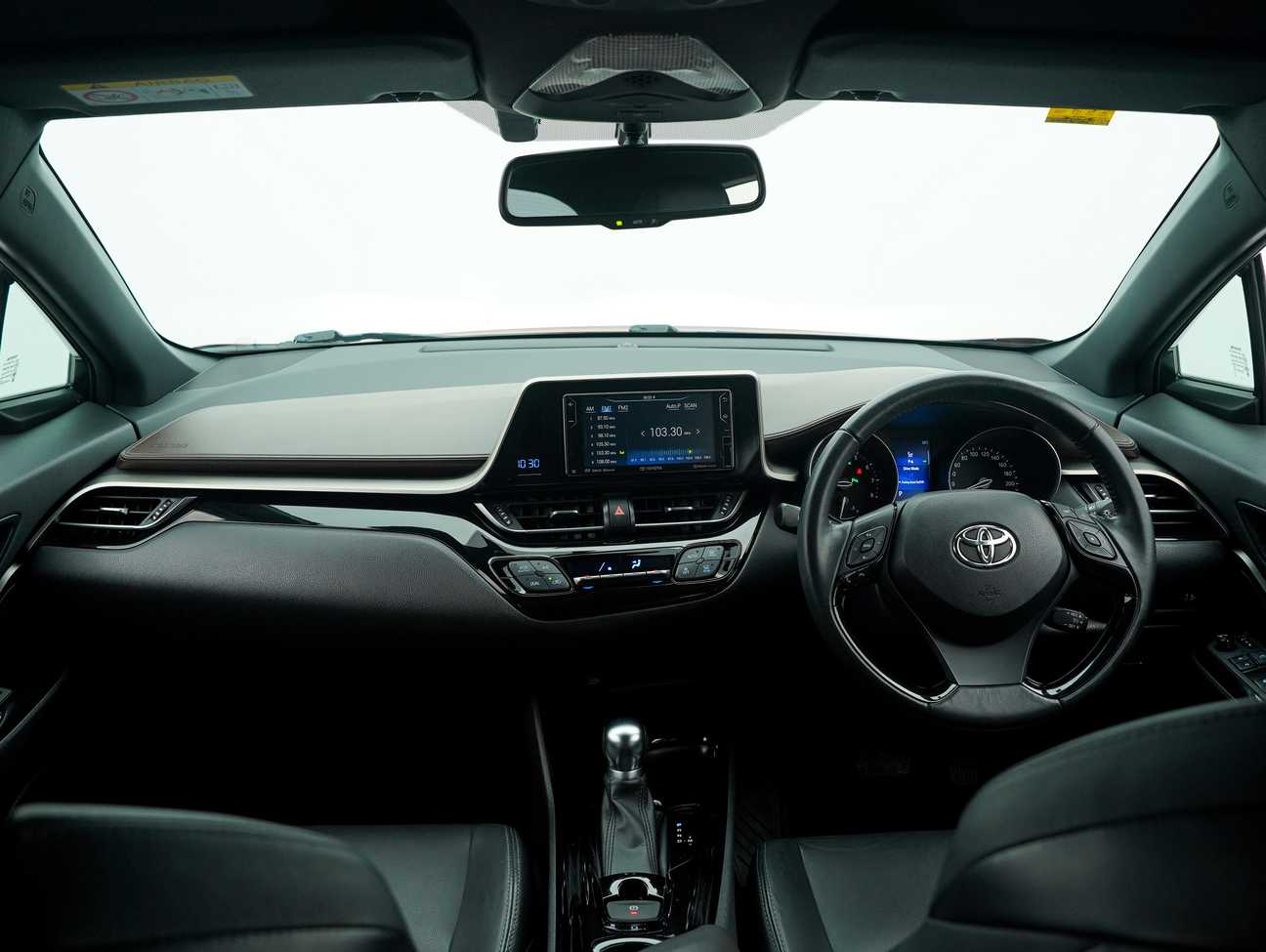 terpakai 2018 Toyota C-HR  1.8