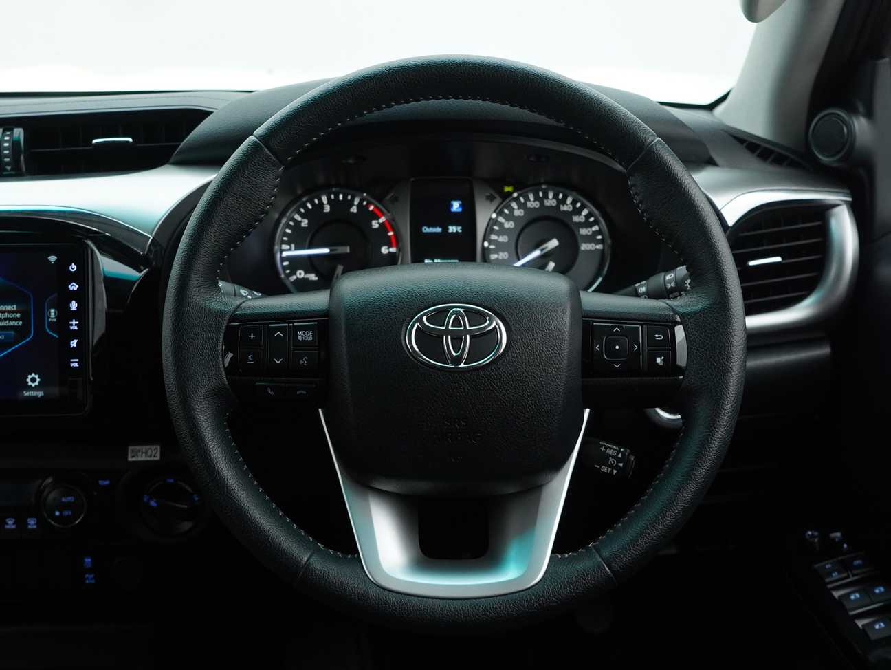 used 2023 Toyota Hilux V Dual Cab 2.4