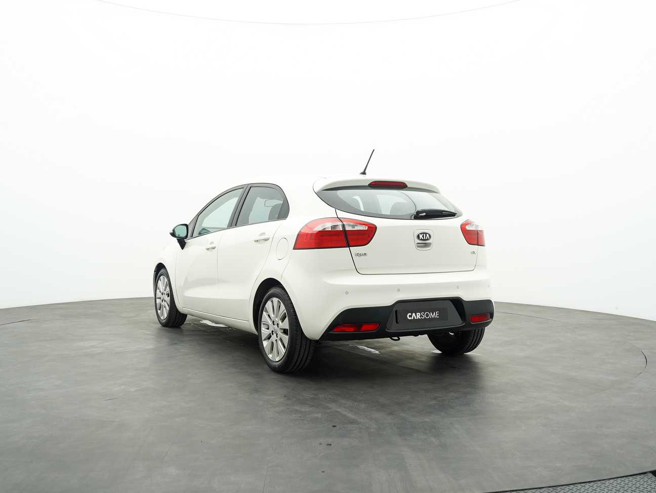 terpakai 2013 Kia RIO UB 1.4