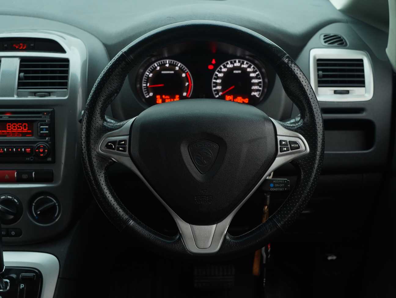 terpakai 2014 Proton Exora Bold CFE Premium 1.6
