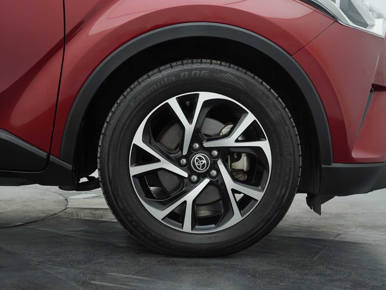 used 2018 Toyota C-HR  1.8