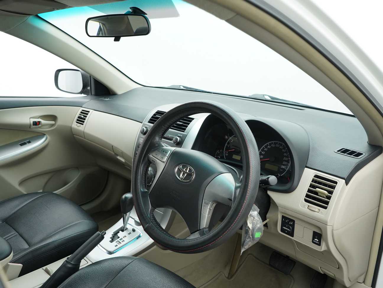 used 2012 Toyota Corolla Altis E 1.8