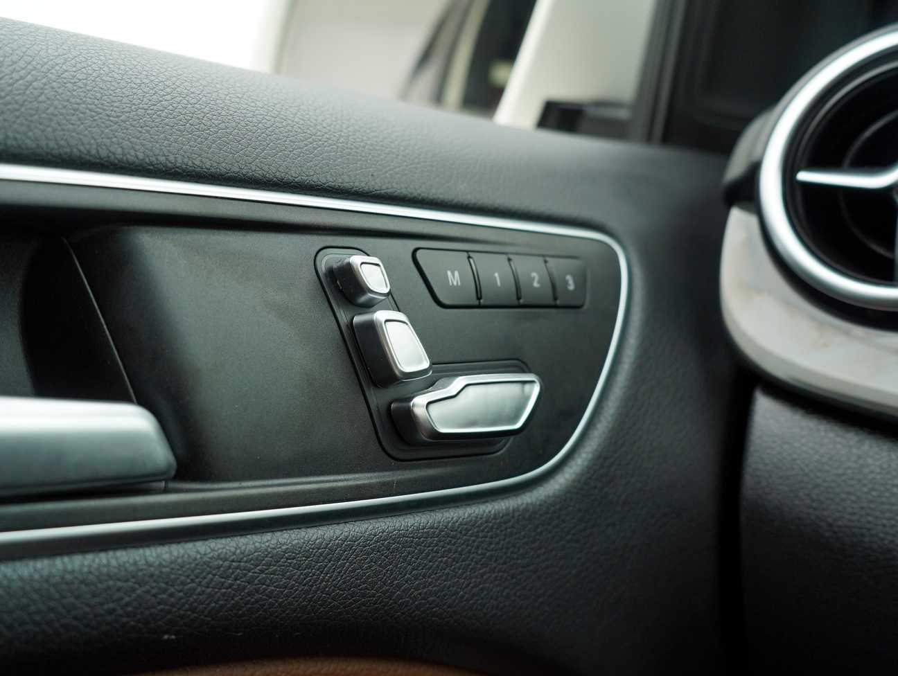 terpakai 2014 Mercedes-Benz B200 Sport Tourer 1.6
