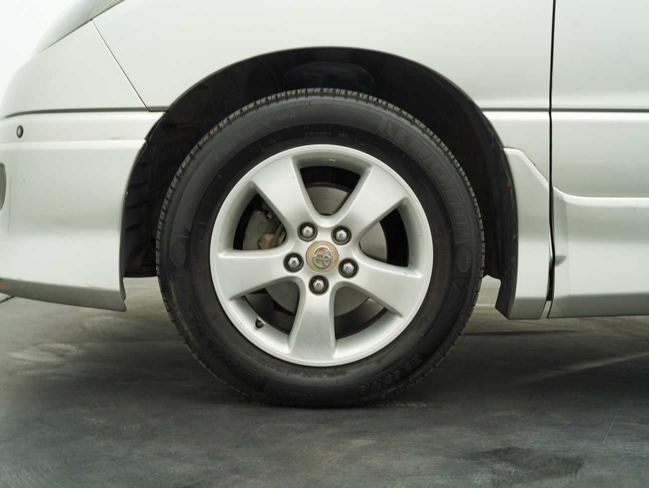 terpakai 2001 Toyota Estima Aeras 2.4