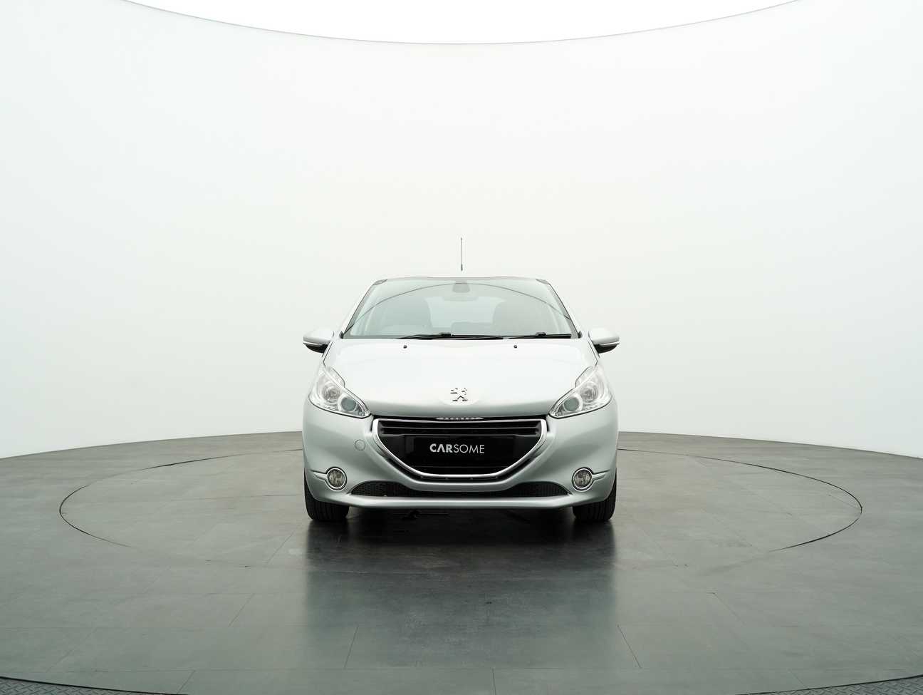 terpakai 2015 Peugeot 208 Allure 3 Door 1.6