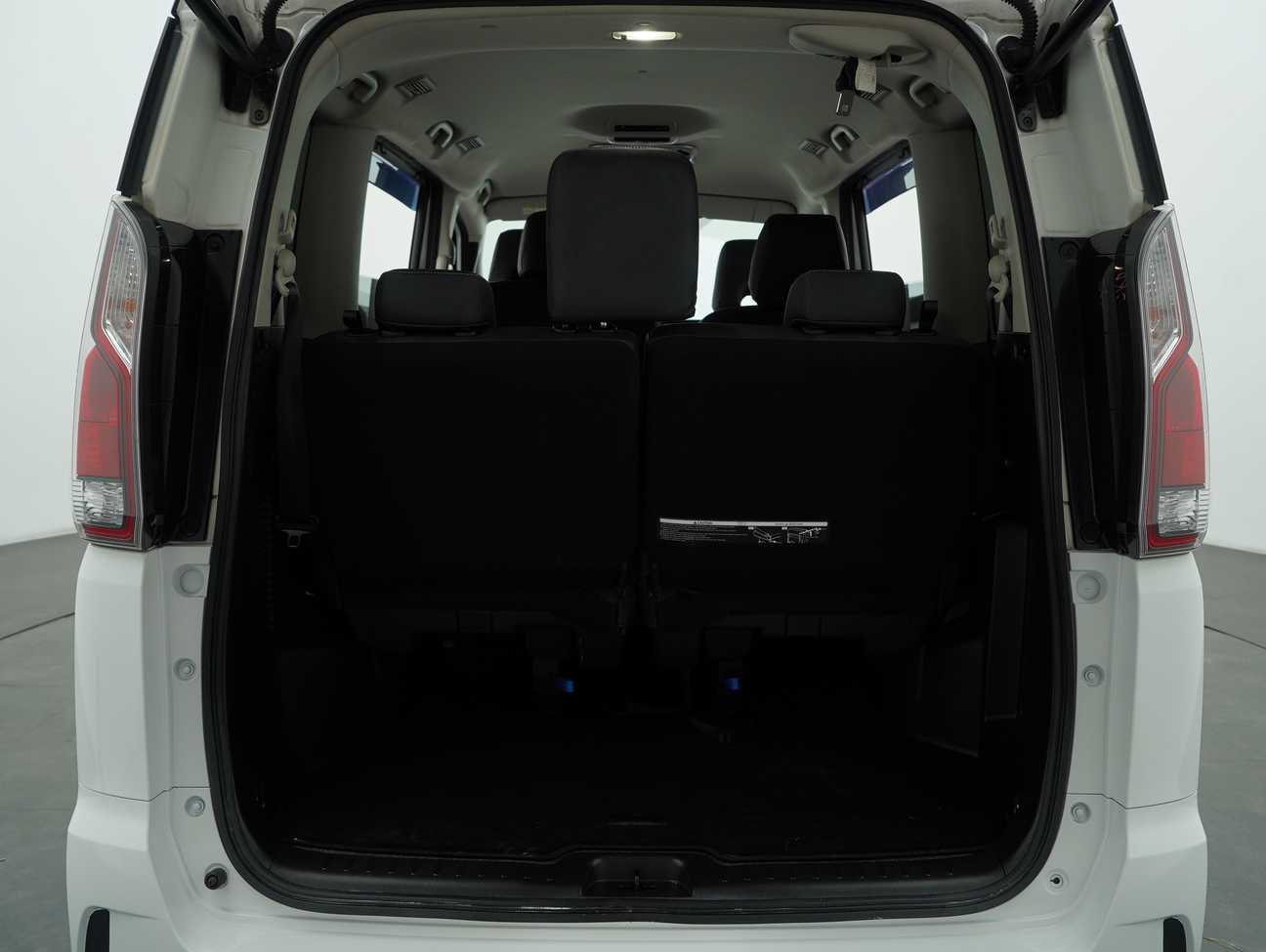 terpakai 2022 Nissan Serena S-Hybrid High-Way Star (2 Tone) 2.0