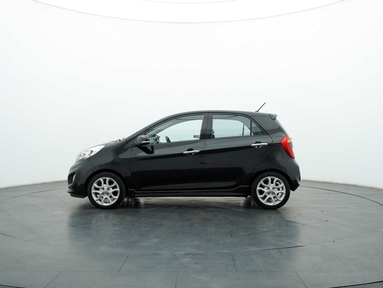 terpakai 2014 Kia Picanto  1.2
