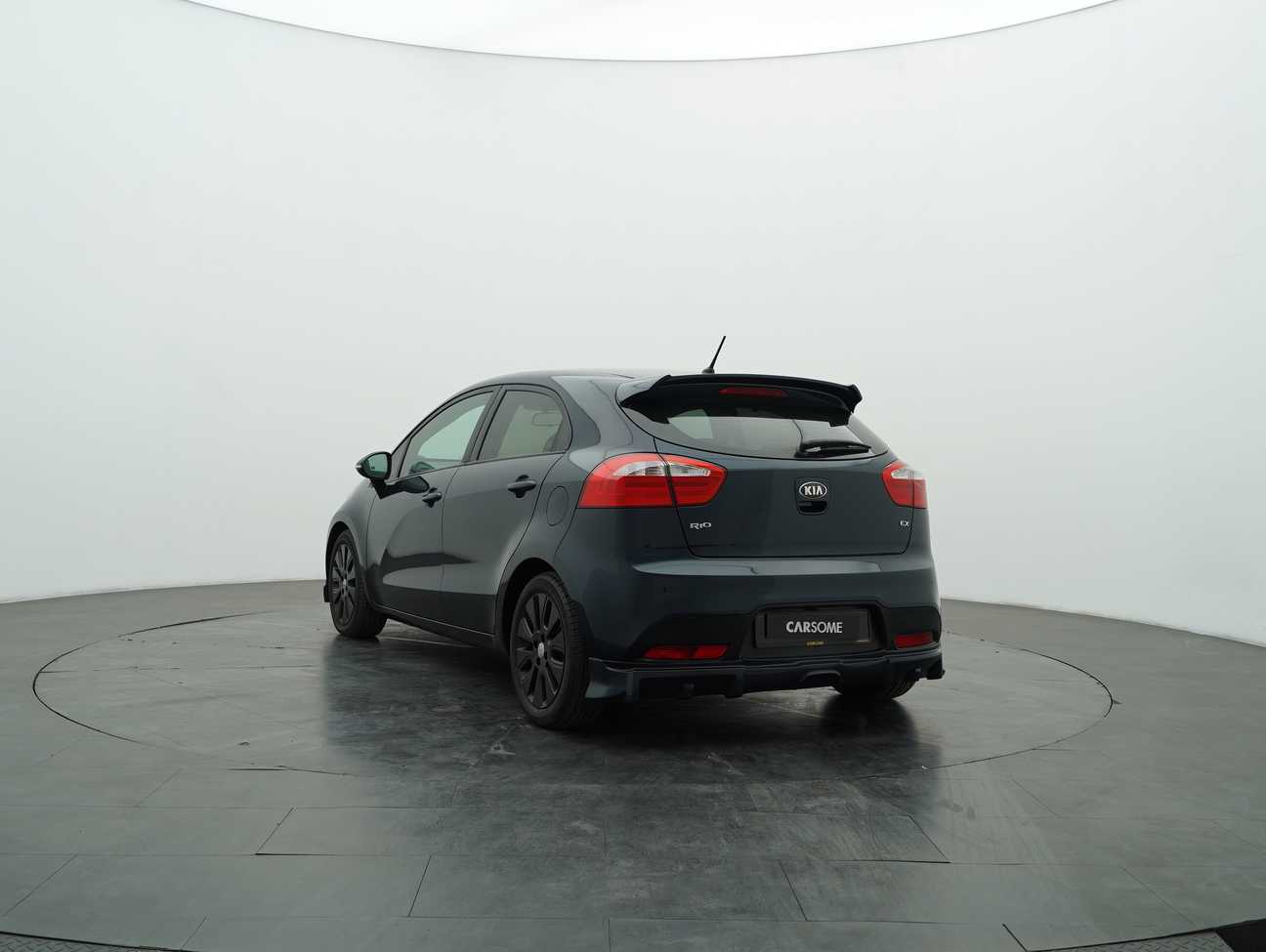 terpakai 2013 Kia Rio EX 1.4