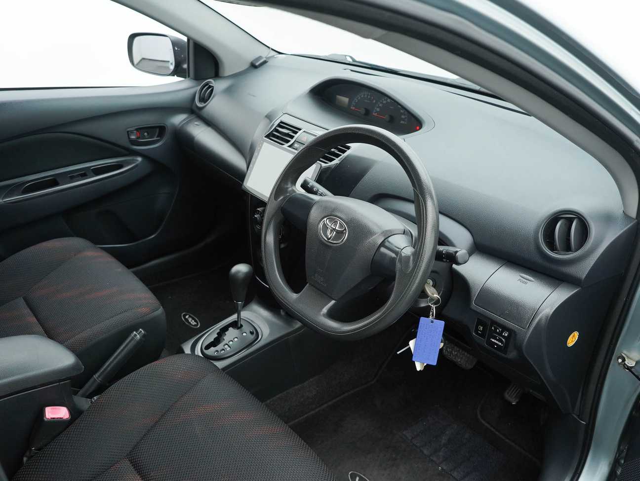 terpakai 2013 Toyota Vios J 1.5