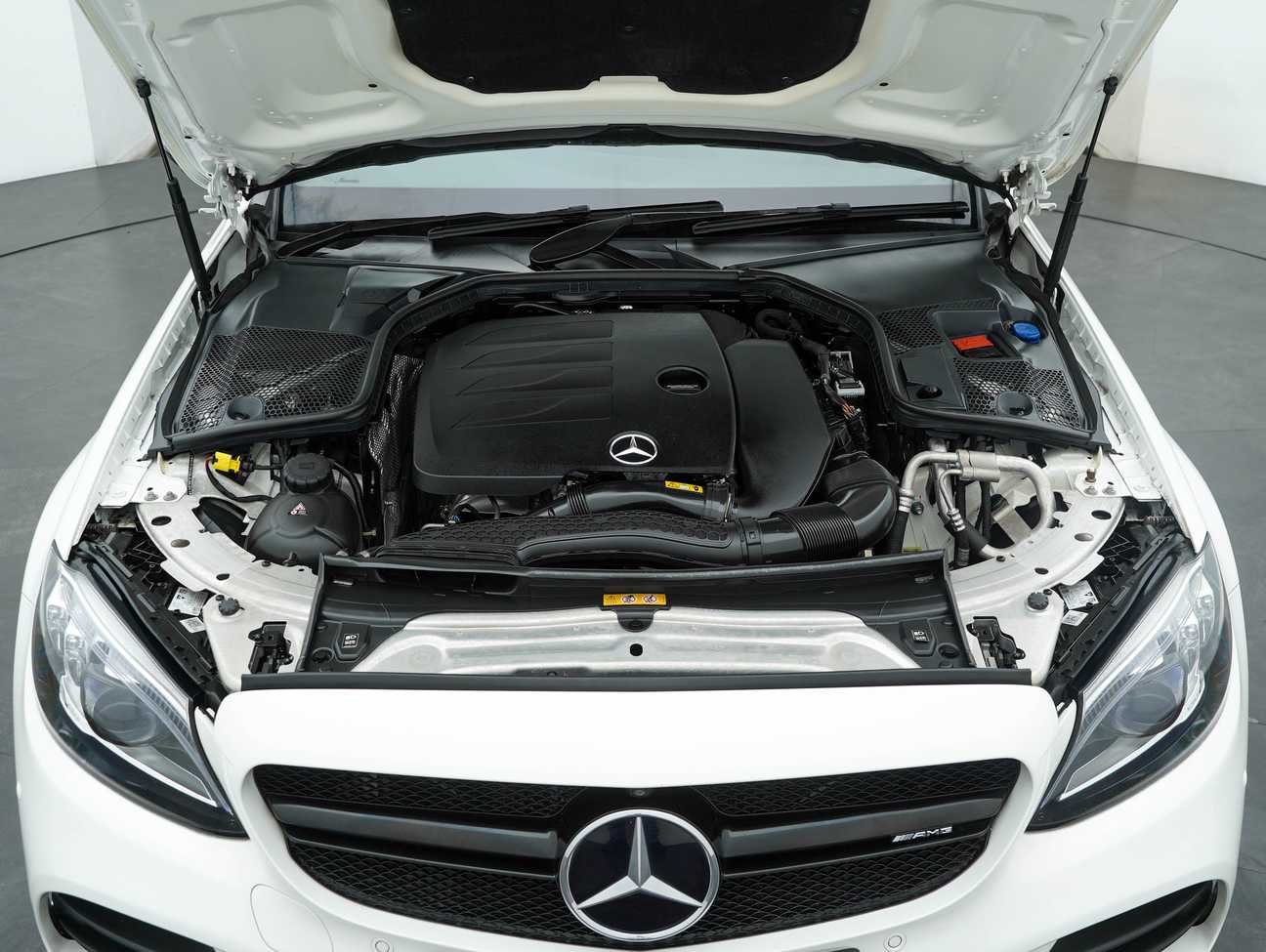 terpakai 2018 Mercedes-Benz C300 Avantgarde AMG Line 2.0