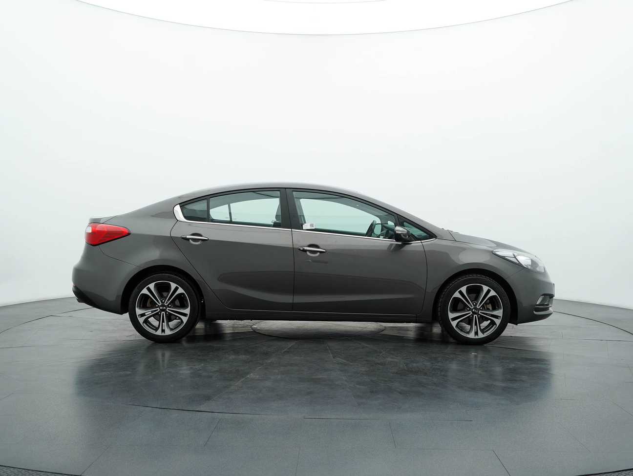 terpakai 2014 Kia Cerato  1.6