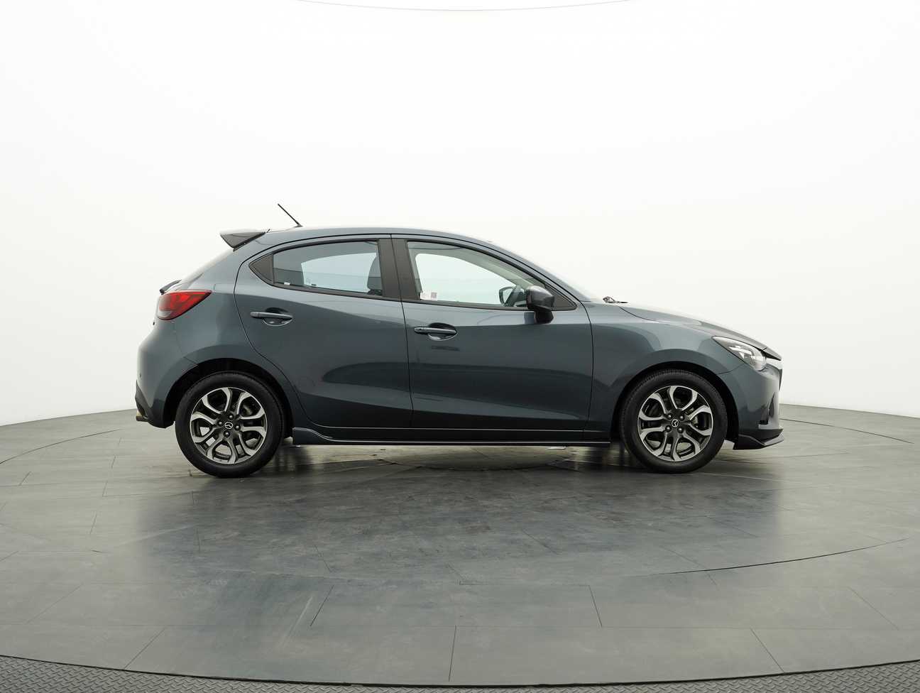 terpakai 2016 Mazda 2 SKYACTIV-G (LED Headlight with DRL) 1.5