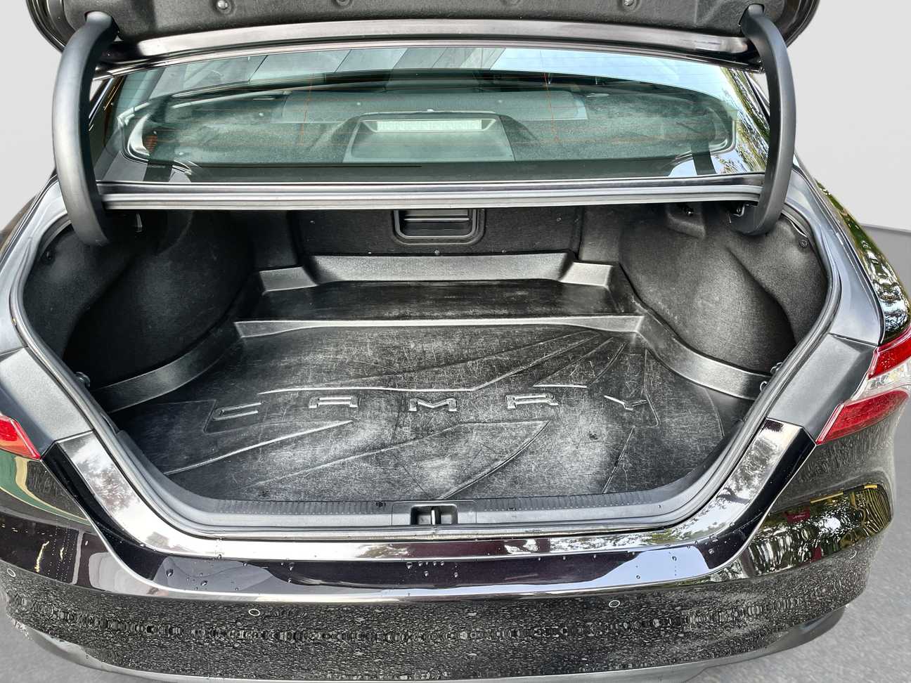 used 2019 Toyota Camry V 2.5