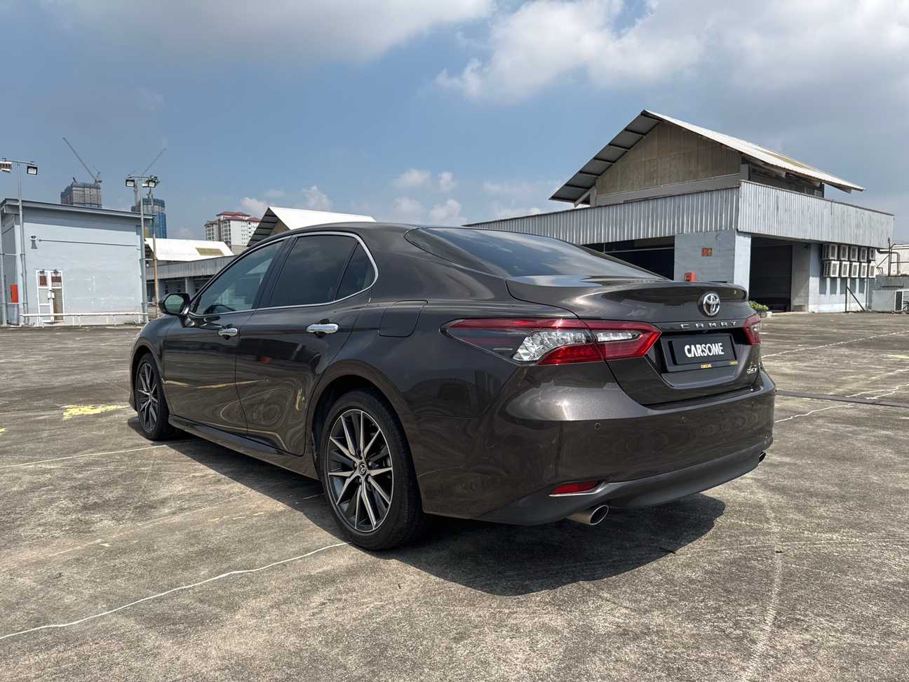 terpakai 2023 Toyota Camry V 2.5