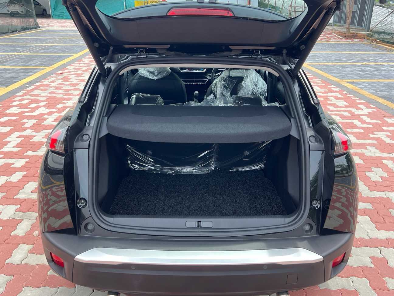 used 2025 Peugeot 2008 Allure 1.2