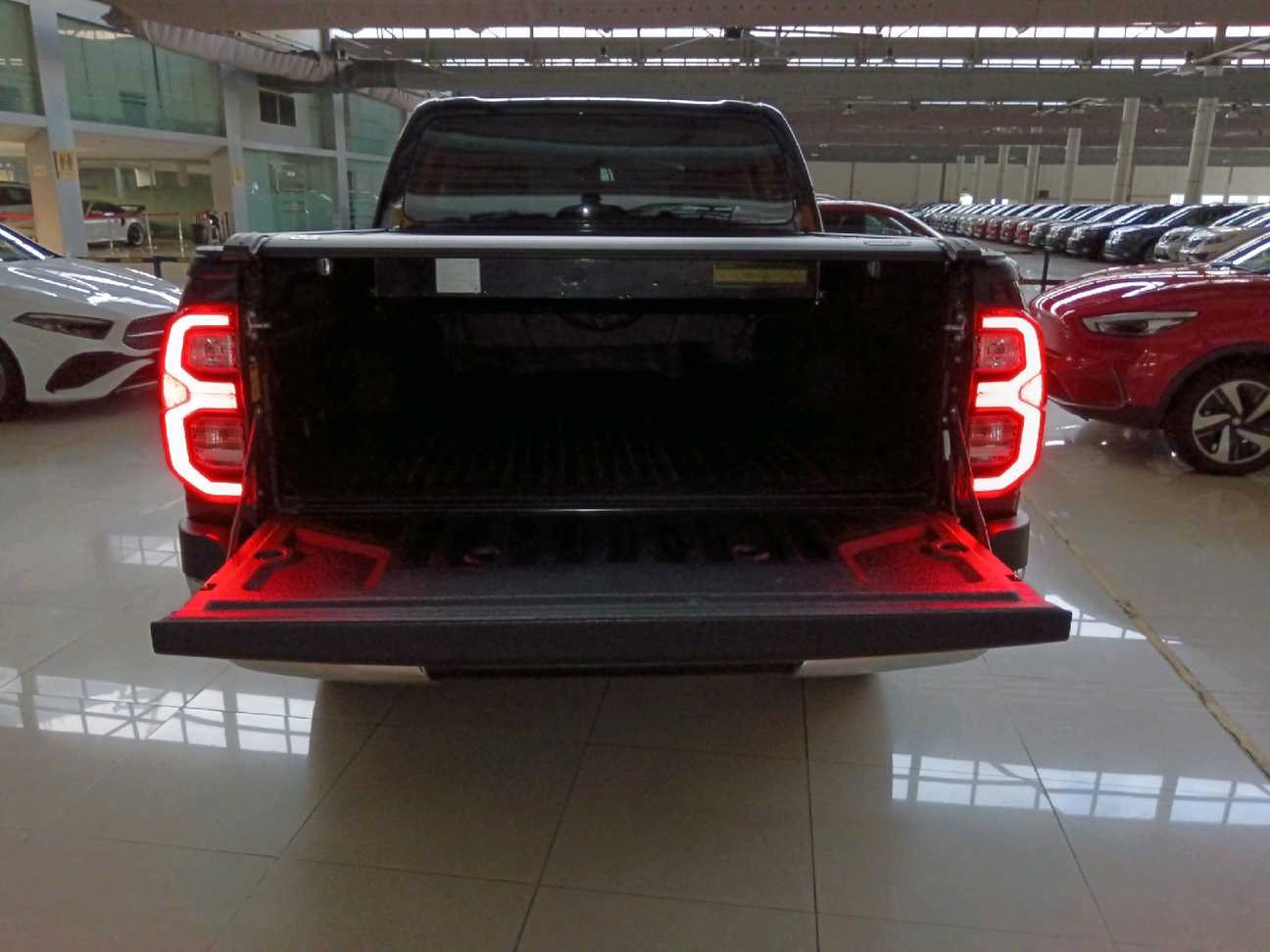 used 2023 Toyota Hilux V Dual Cab 2.4