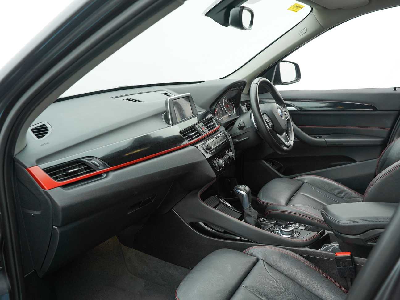 terpakai 2017 BMW X1 sDrive20i Sport Line 2.0