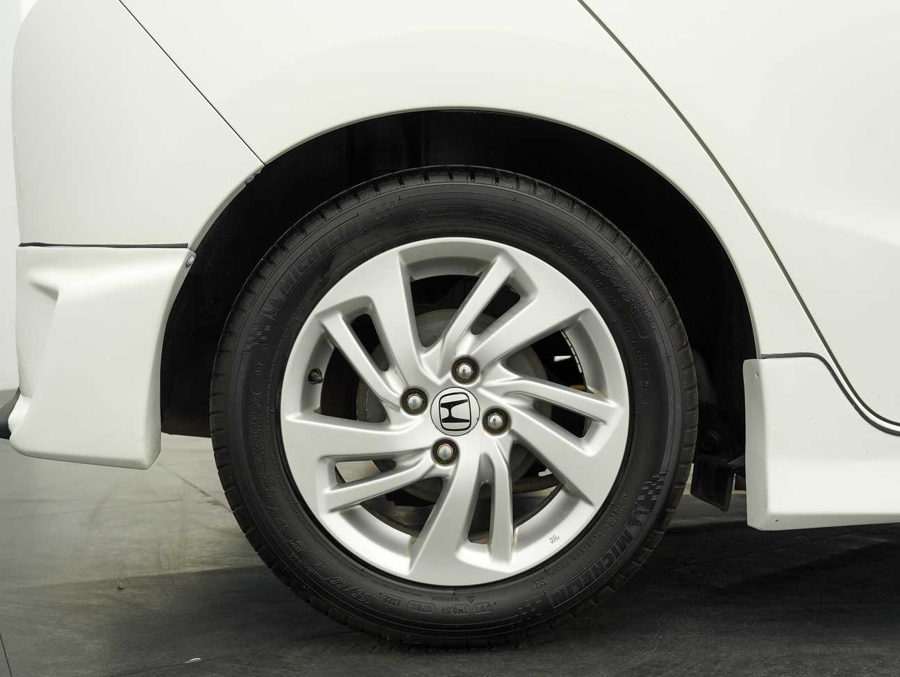 used 2015 Honda Jazz E 1.5