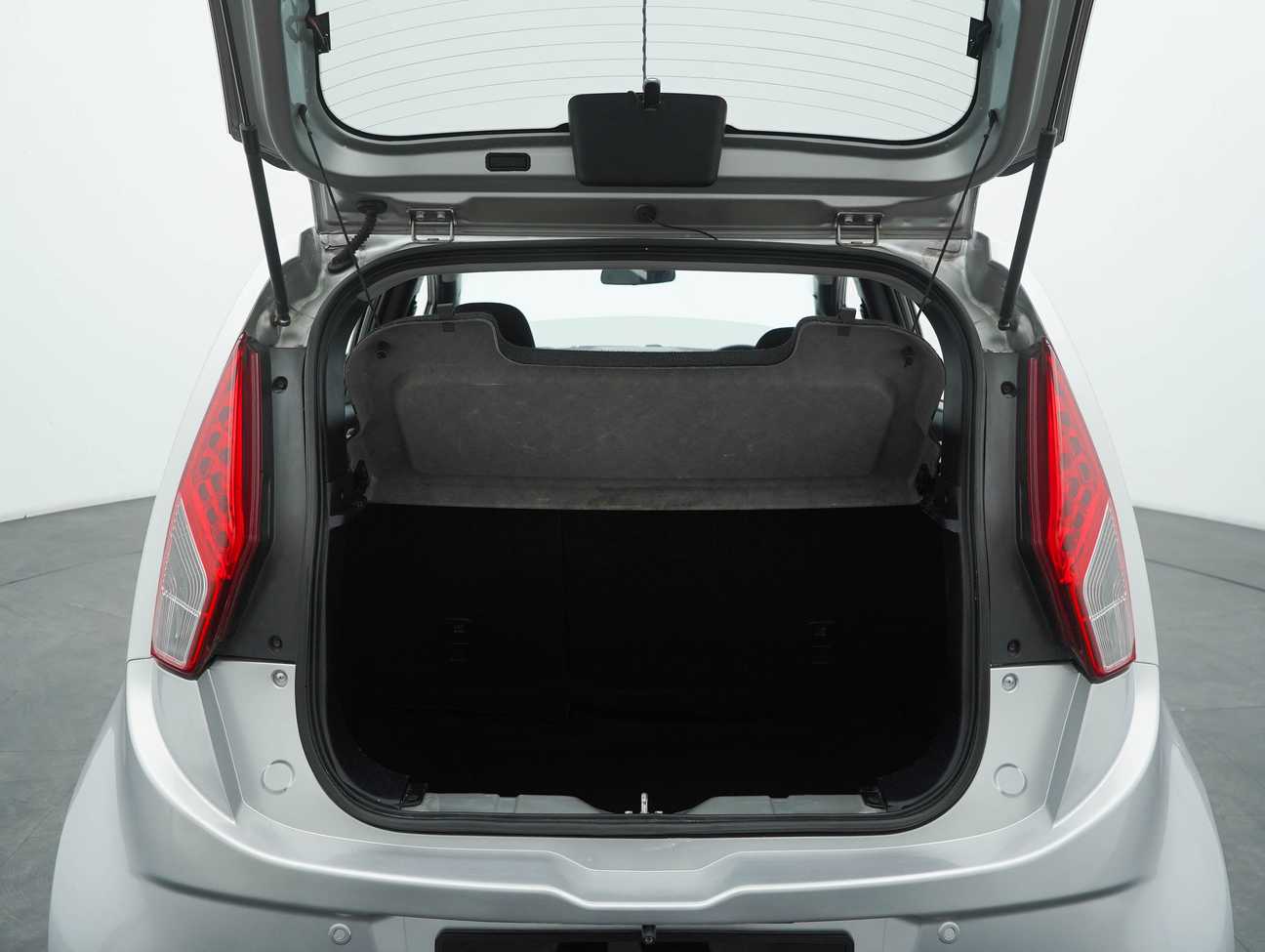 used 2015 Proton Iriz Standard 1.3