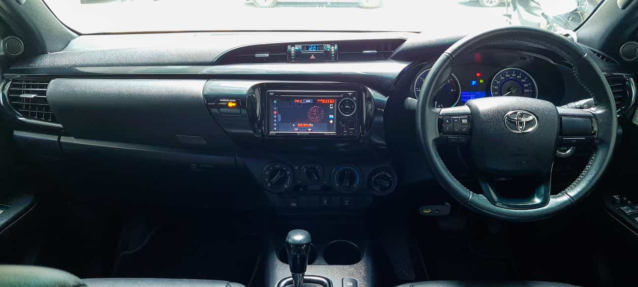 used 2018 Toyota HILUX DOUBLE CAB LE 4X4 2.4