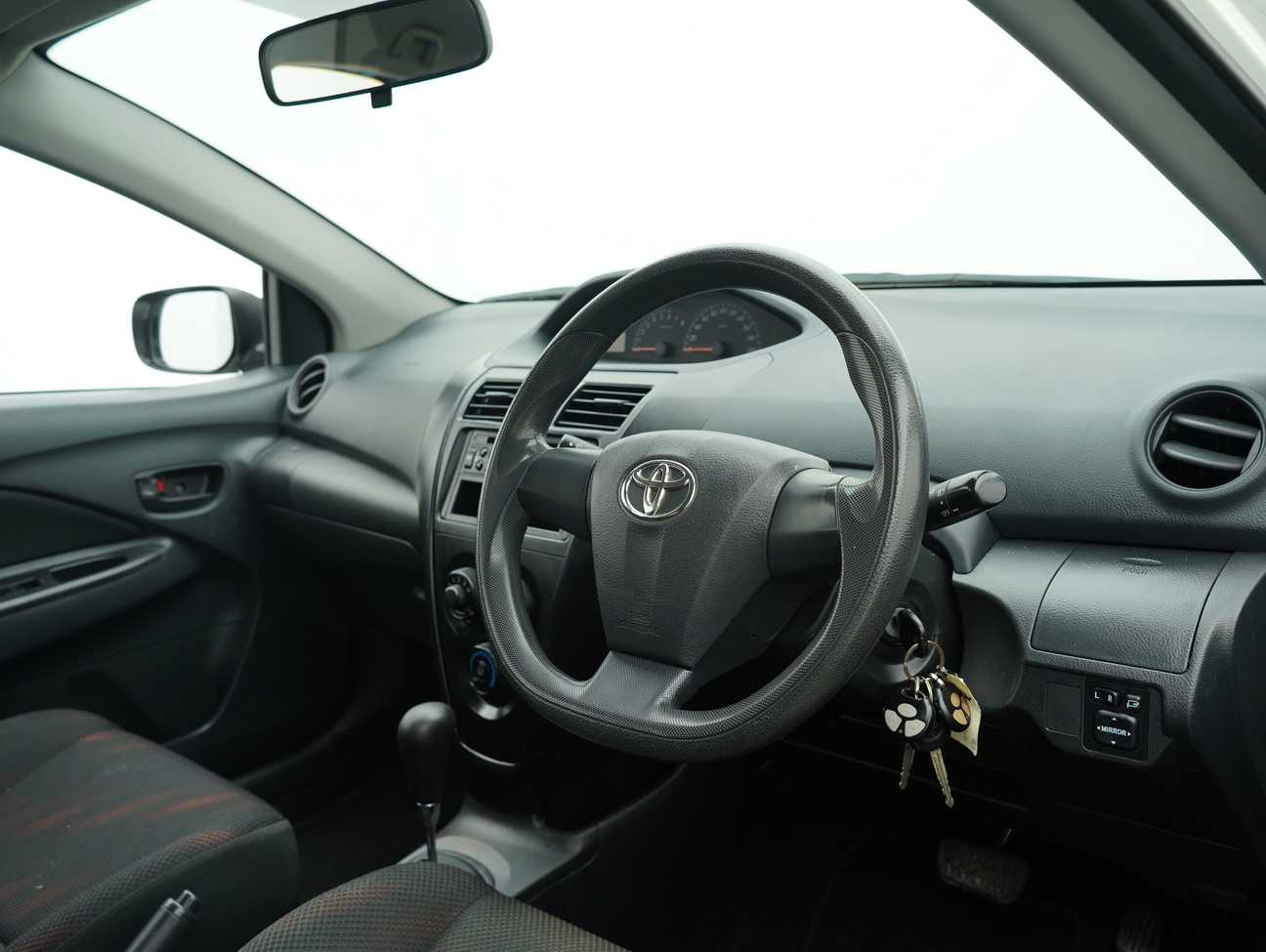 terpakai 2013 Toyota Vios J 1.5