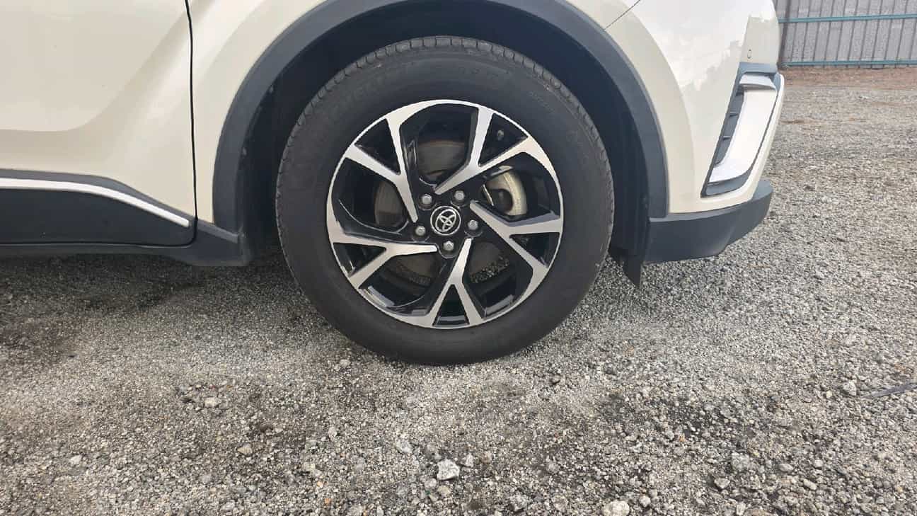 used 2019 Toyota C-HR  1.8