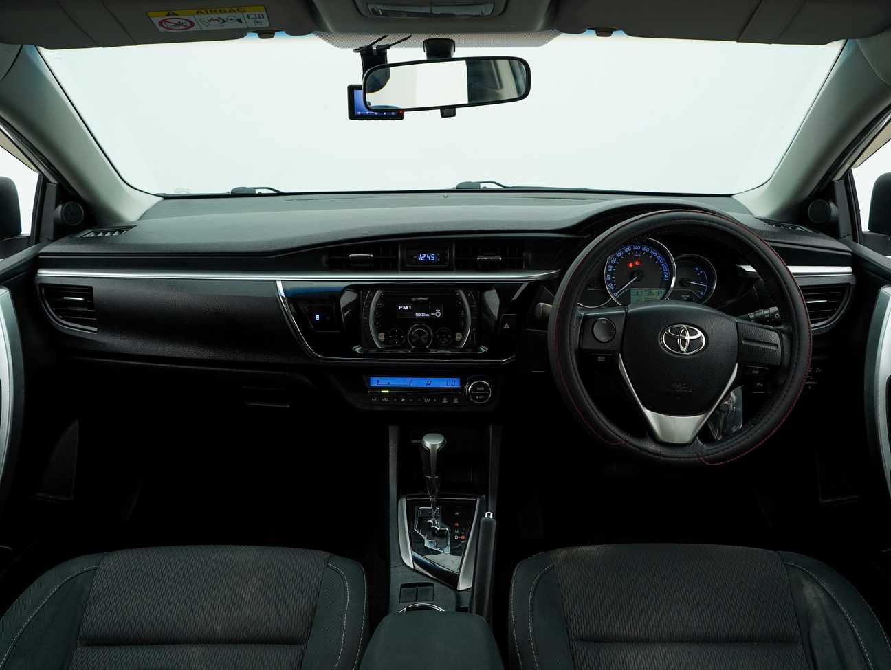 terpakai 2014 Toyota Corolla Altis E 1.8