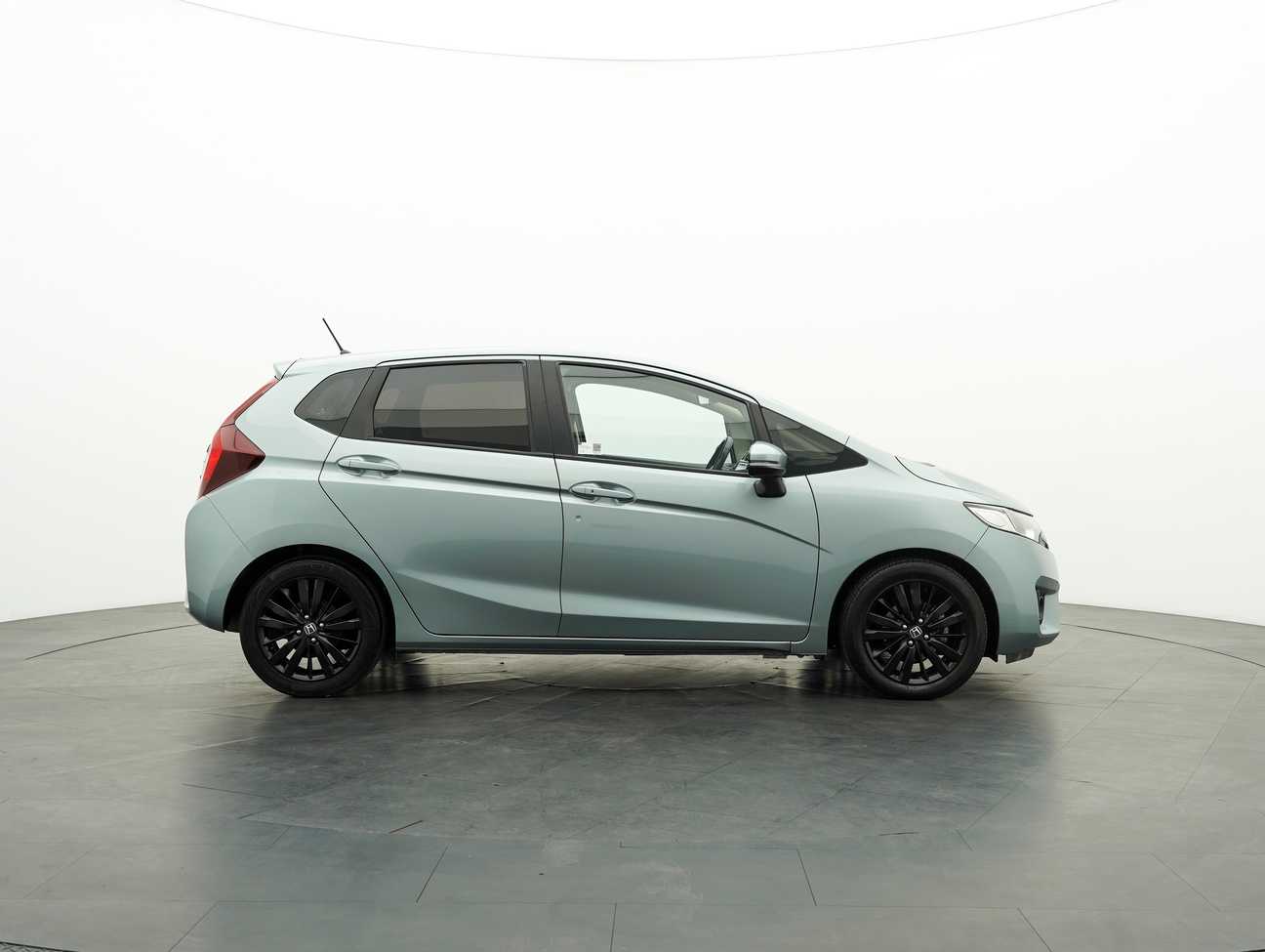 used 2016 Honda Jazz V 1.5