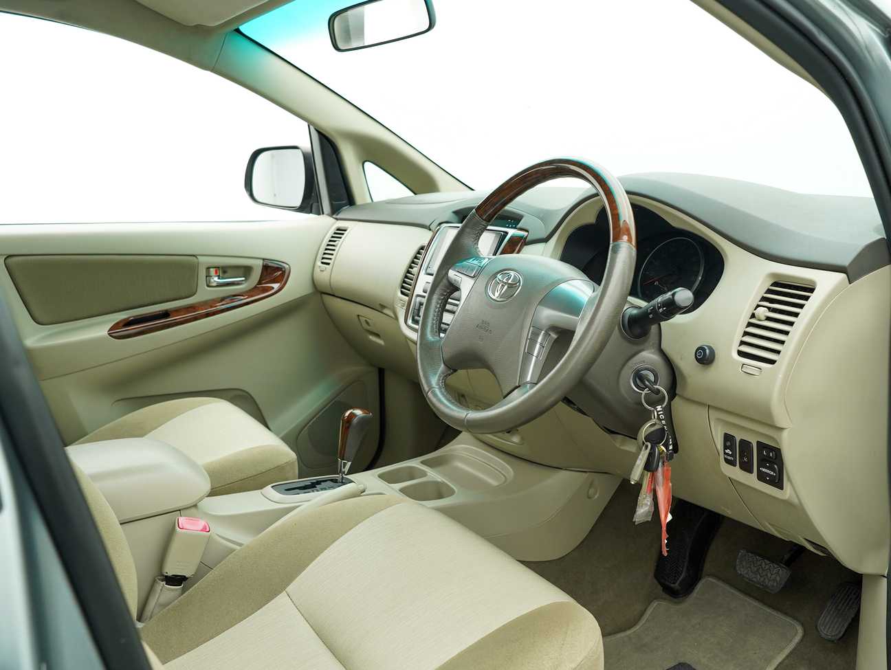 used 2015 Toyota Innova G 2.0